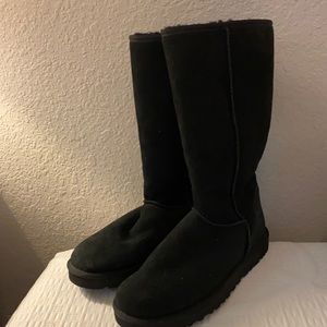 Black Ugg boots